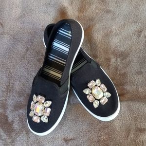 Women's tennis shoes